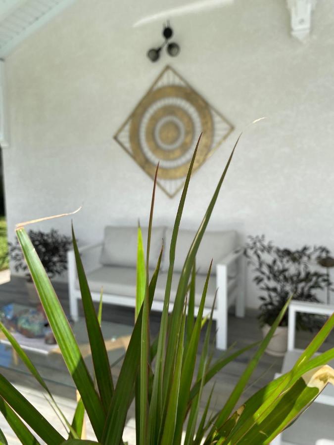 Villa Voir Com 5 Etoiles Airb, Zolenzo, La Tete Dans Les Montagnes, 10 Pers Petit-Bourg