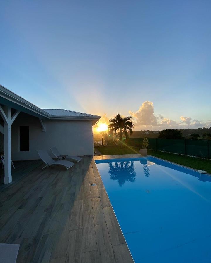 Voir Com 5 Etoiles Airb, Zolenzo, La Tete Dans Les Montagnes, 10 Pers Villa Petit-Bourg
